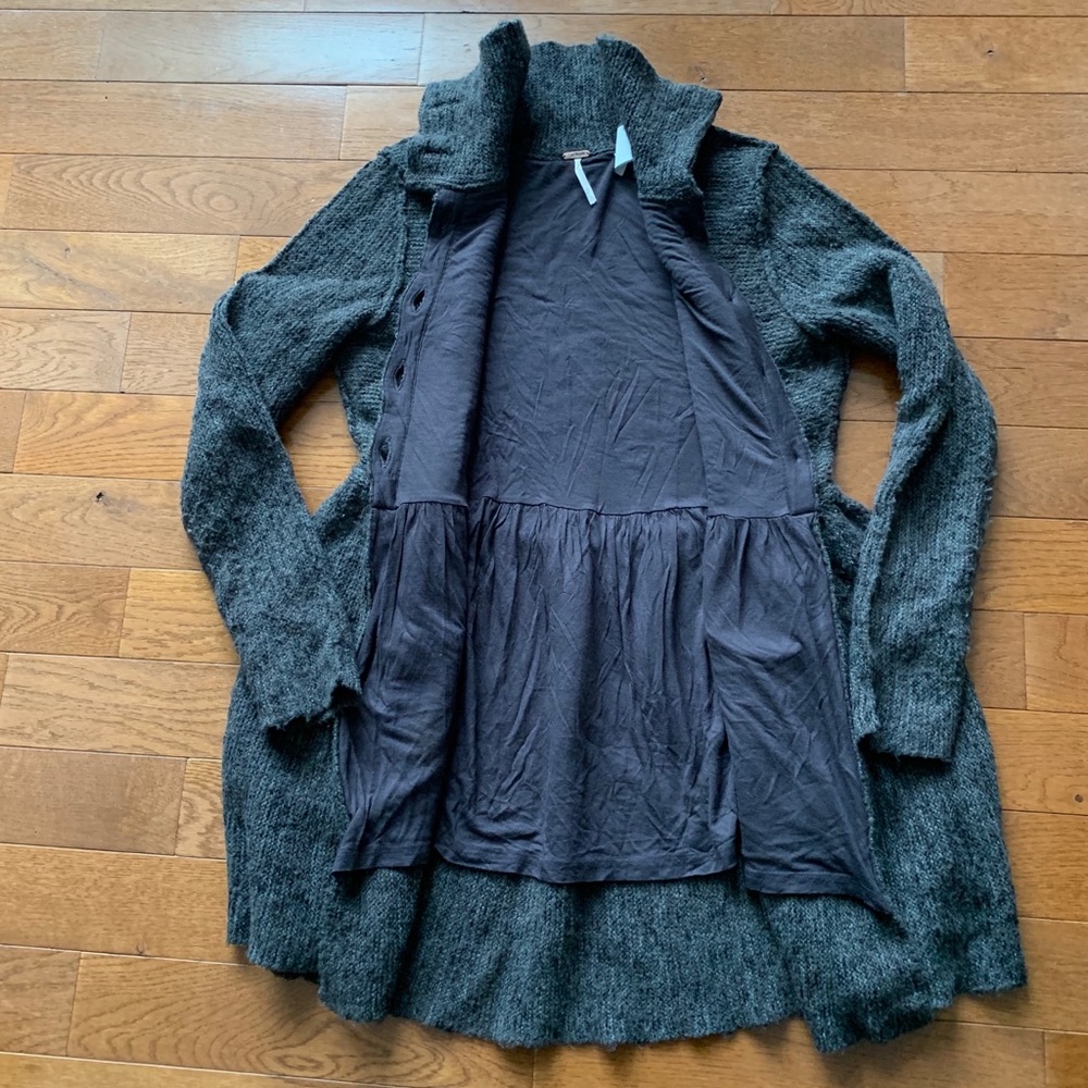 🔥Free People Long Peplum Style Sweater-Grey🔥